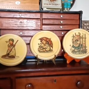 COPY - Hummel wall plaques  plates  total of 3.